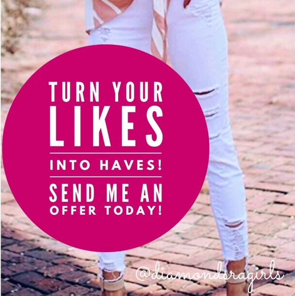 $5.95 SHIPPING SALE! Shop My Closet 🚪 for items shipping for $5.95 or Less! - Picture 3 of 7